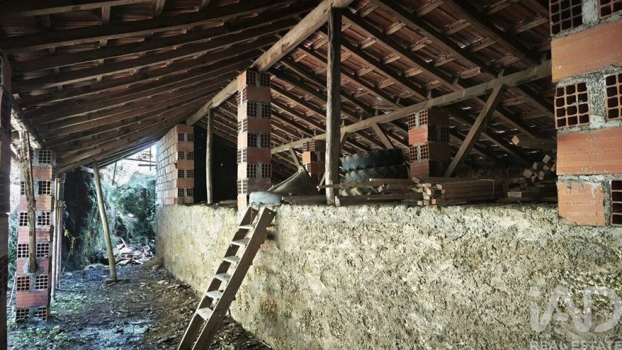 Moradia T4 para Venda em Tabua Foto 25