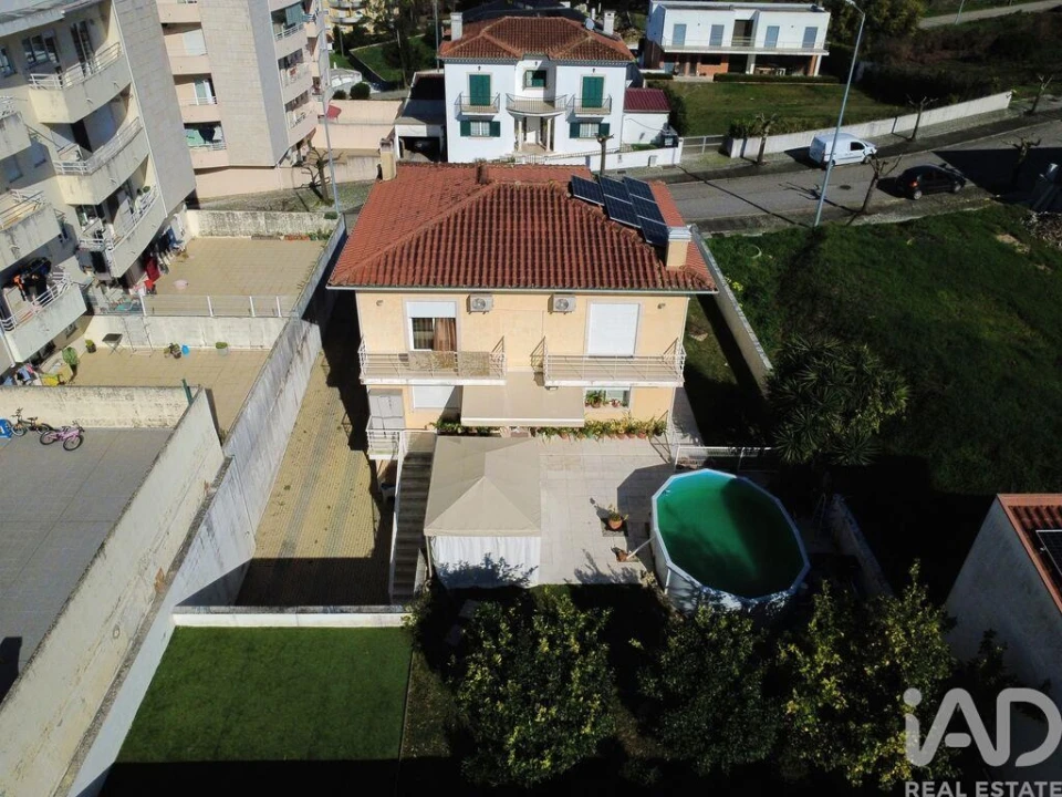 Moradia T4 para Venda em Poiares (Santo Andre) Foto 5