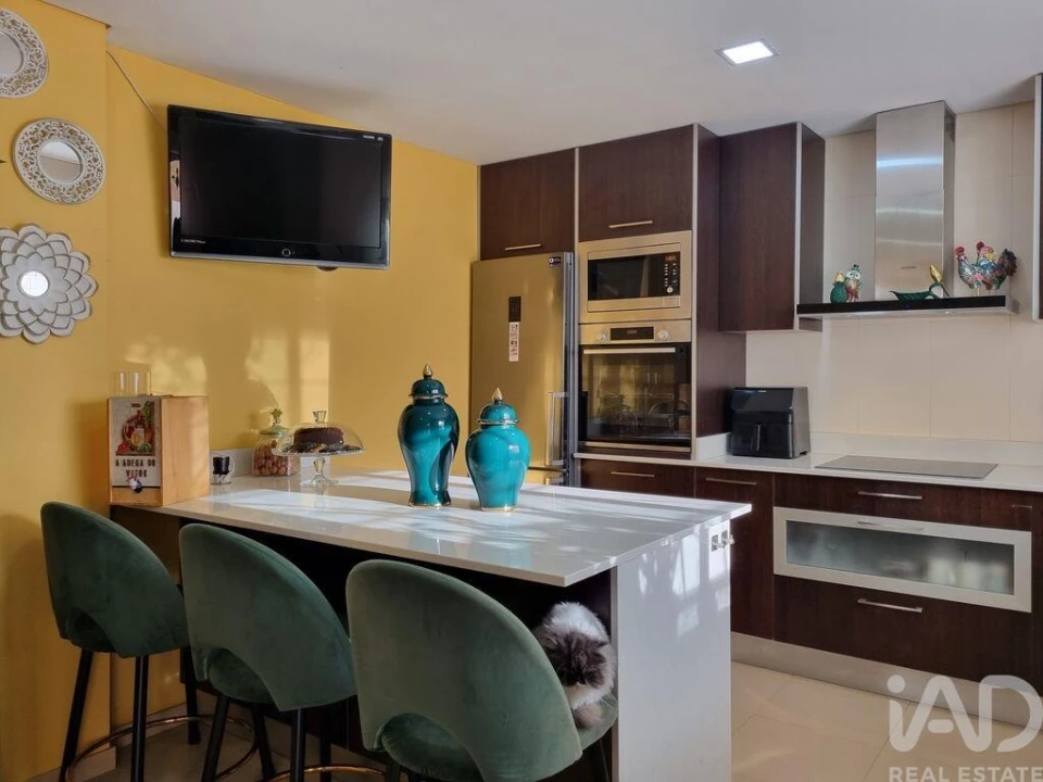 Moradia T4 para Venda em Poiares (Santo Andre) Foto 19