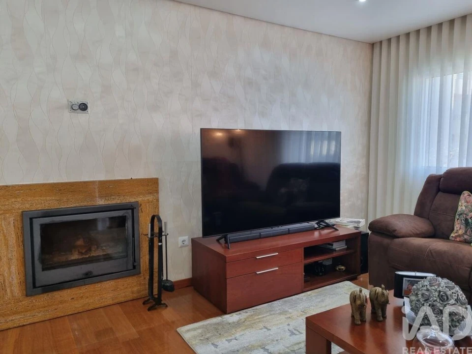 Moradia T4 para Venda em Poiares (Santo Andre) Foto 13