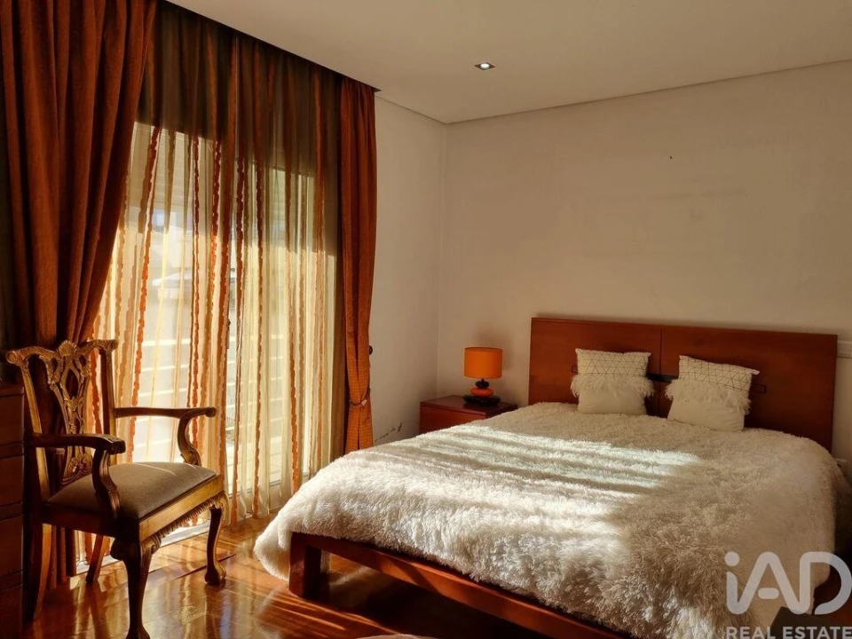 Moradia T4 para Venda em Poiares (Santo Andre) Foto 32