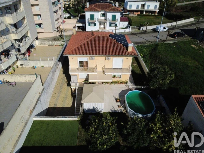 Moradia T4 para Venda em Poiares (Santo Andre) Foto 5