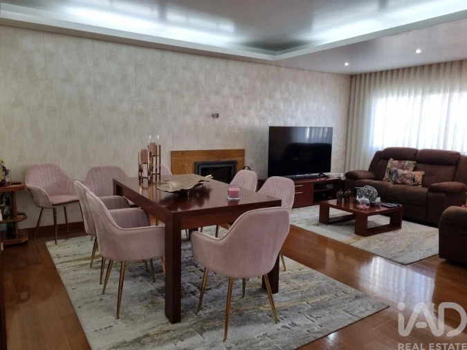 Moradia T4 para Venda em Poiares (Santo Andre) Foto 12