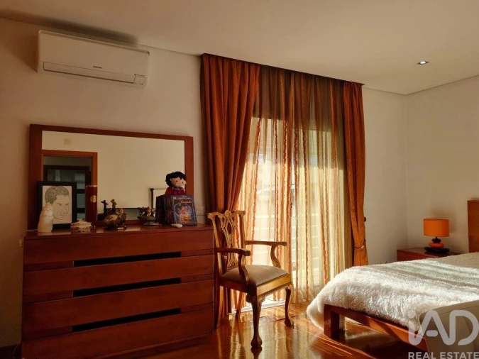 Moradia T4 para Venda em Poiares (Santo Andre) Foto 34