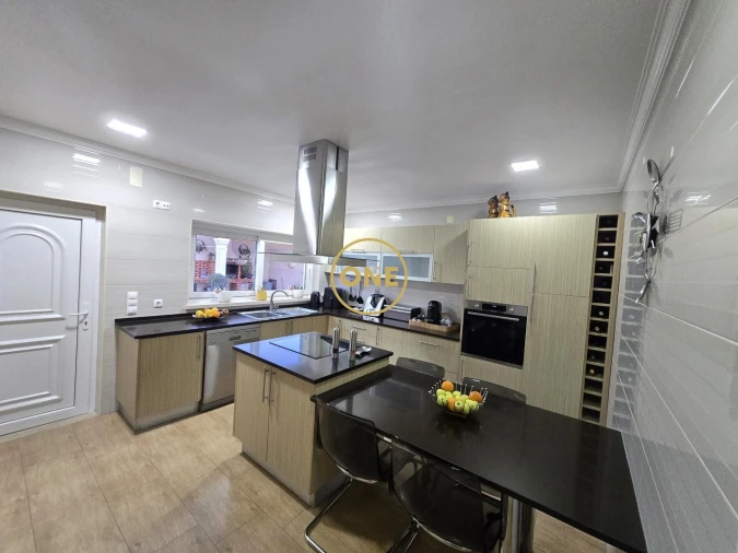 Moradia T4 para Venda em Salvaterra de Magos e Foros de Salvaterra Foto 2