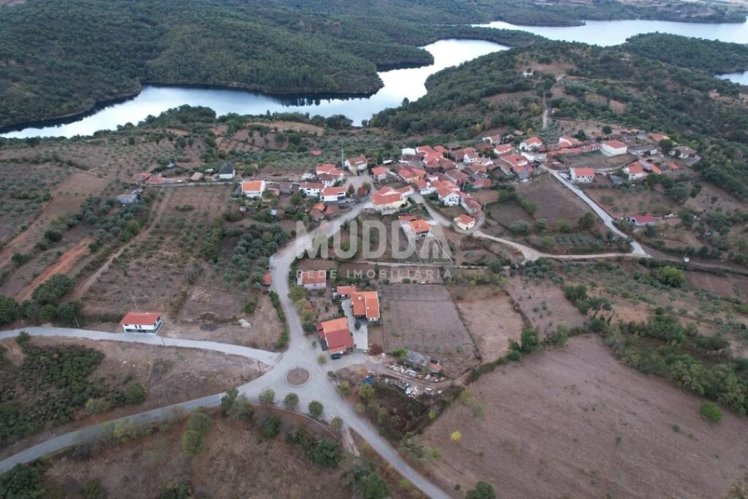 Moradia T1 para Venda em Podence e Santa Combinha Foto 18