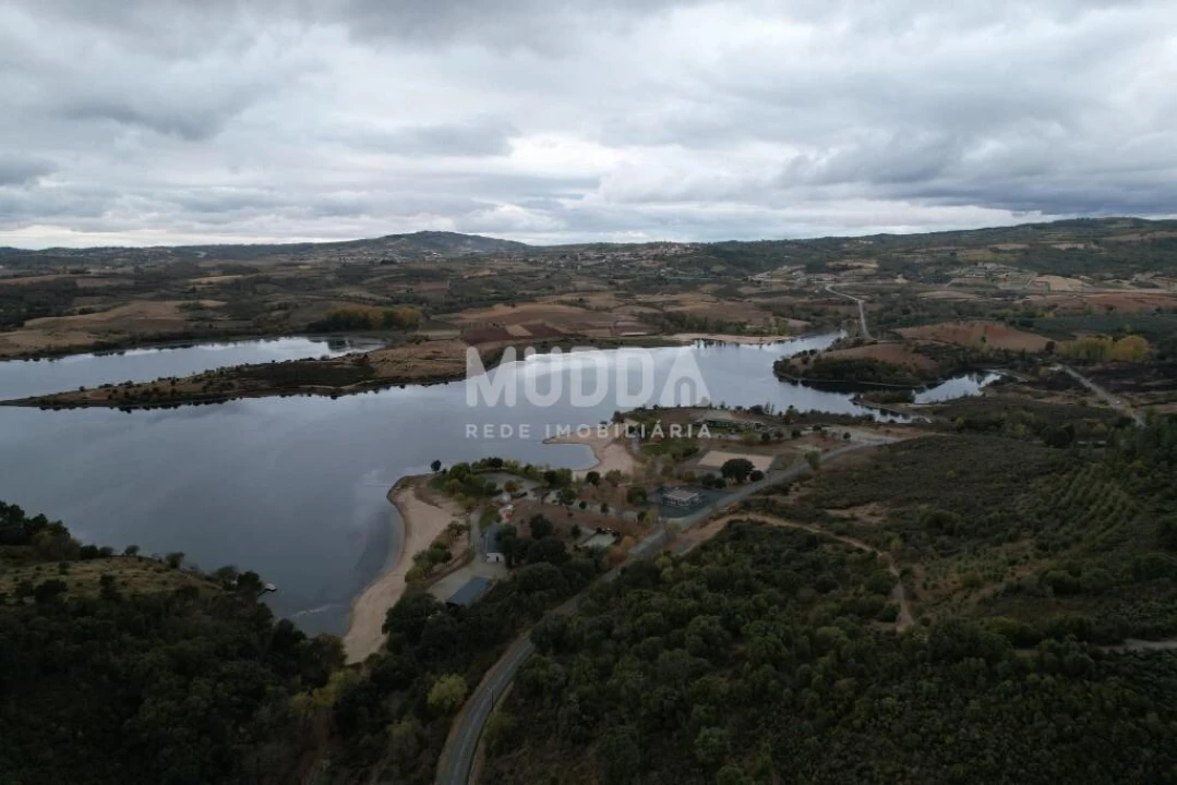 Moradia T1 para Venda em Podence e Santa Combinha Foto 8