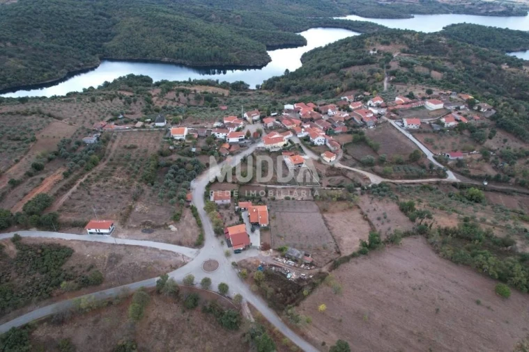 Moradia T1 para Venda em Podence e Santa Combinha Foto 18