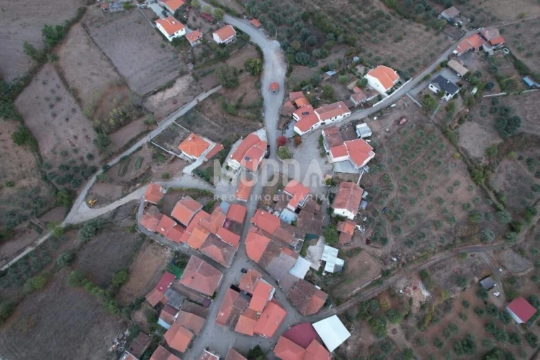 Moradia T1 para Venda em Podence e Santa Combinha Foto 12