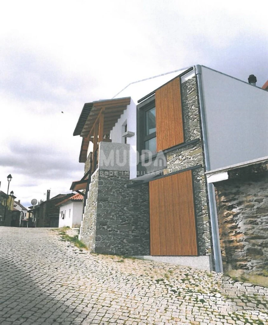 Moradia T1 para Venda em Podence e Santa Combinha Foto 2