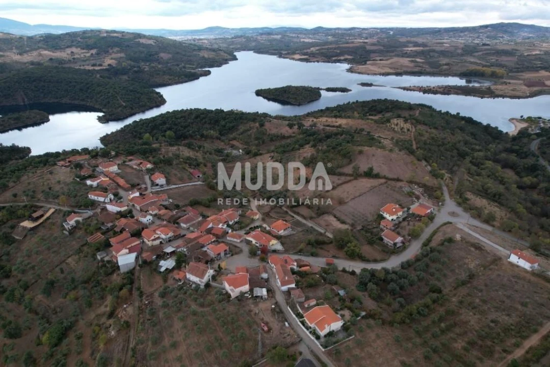 Moradia T1 para Venda em Podence e Santa Combinha Foto 16