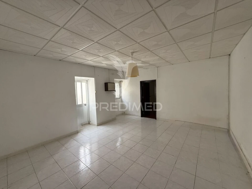 Moradia T2 para Venda em Pernes Foto 17