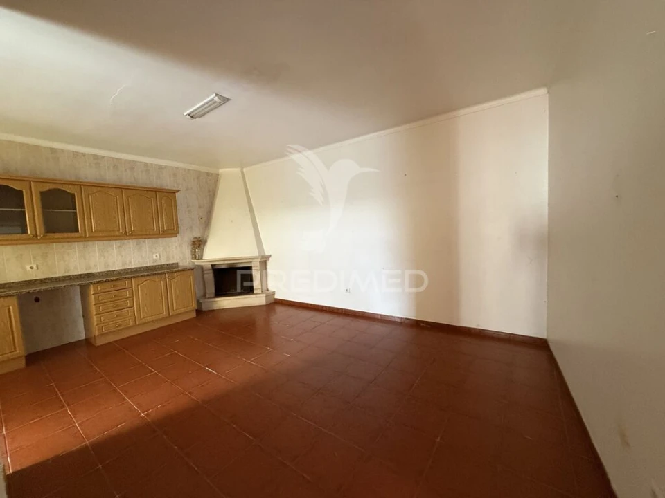 Moradia T2 para Venda em Pernes Foto 12