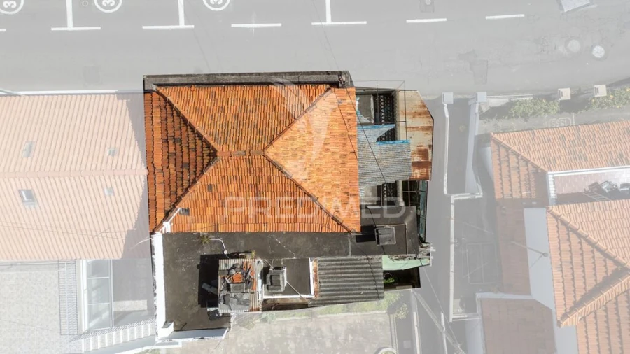 Moradia T4 para Venda em Funchal (Santa Luzia) Foto 6