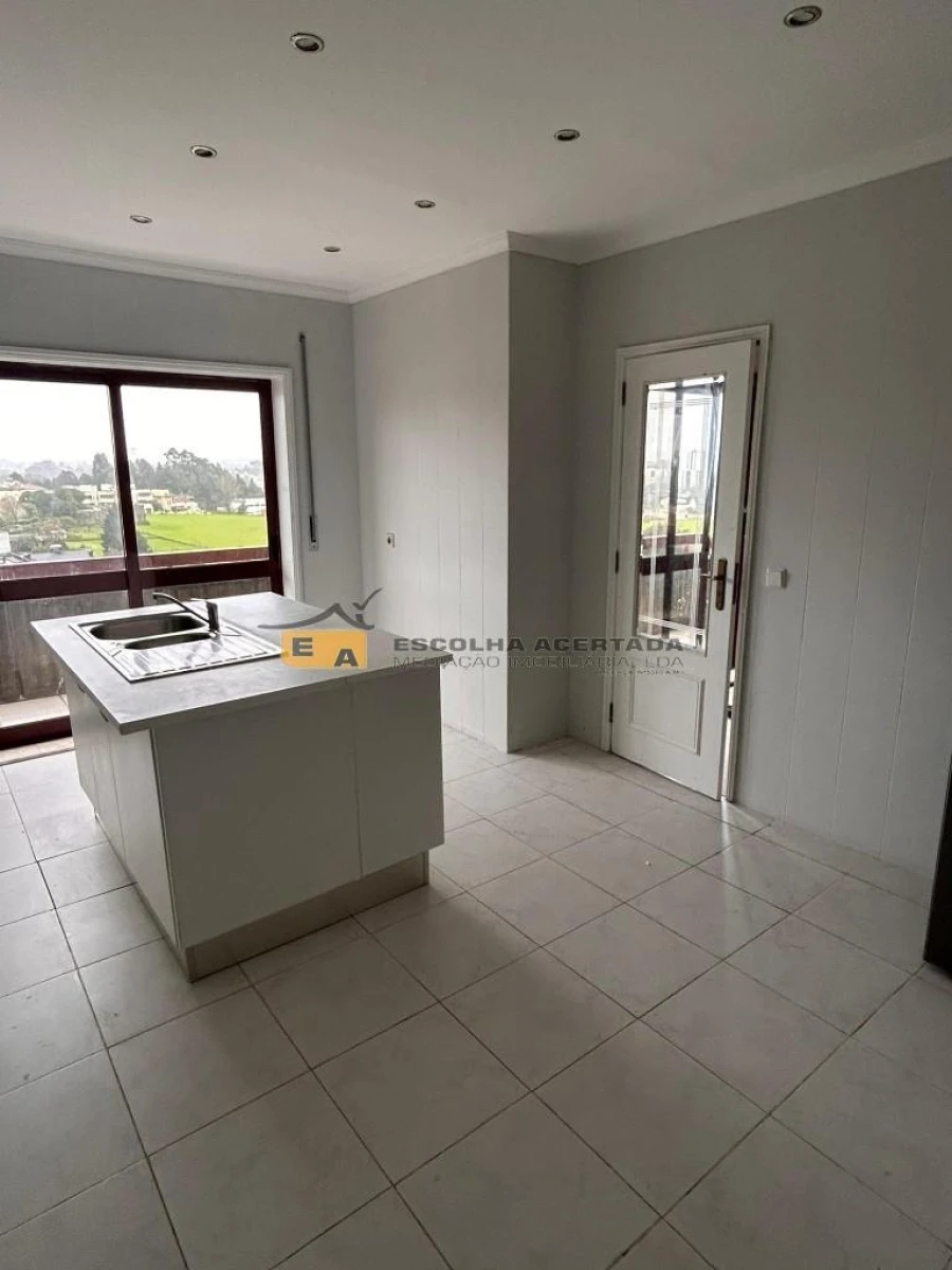 Apartamento T2 para Venda em Moreira Foto 16