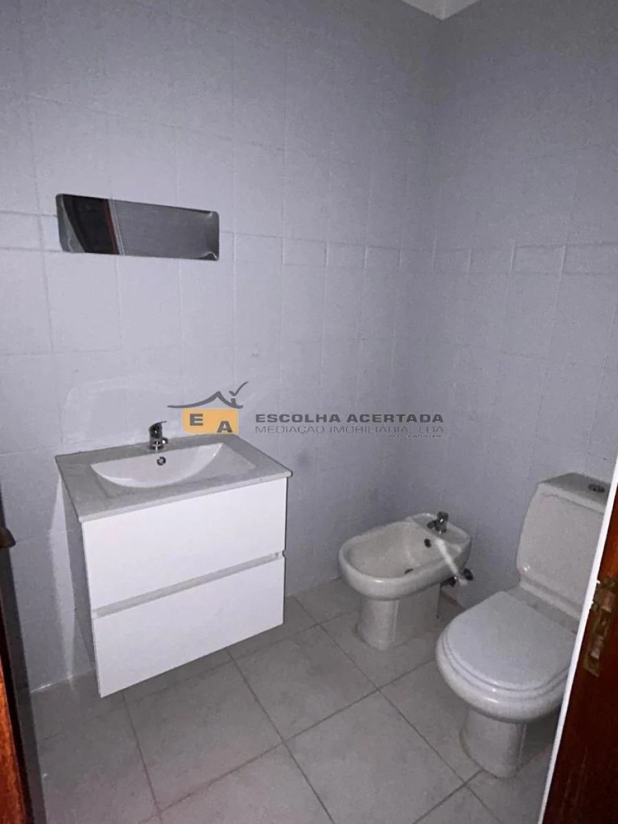 Apartamento T2 para Venda em Moreira Foto 11