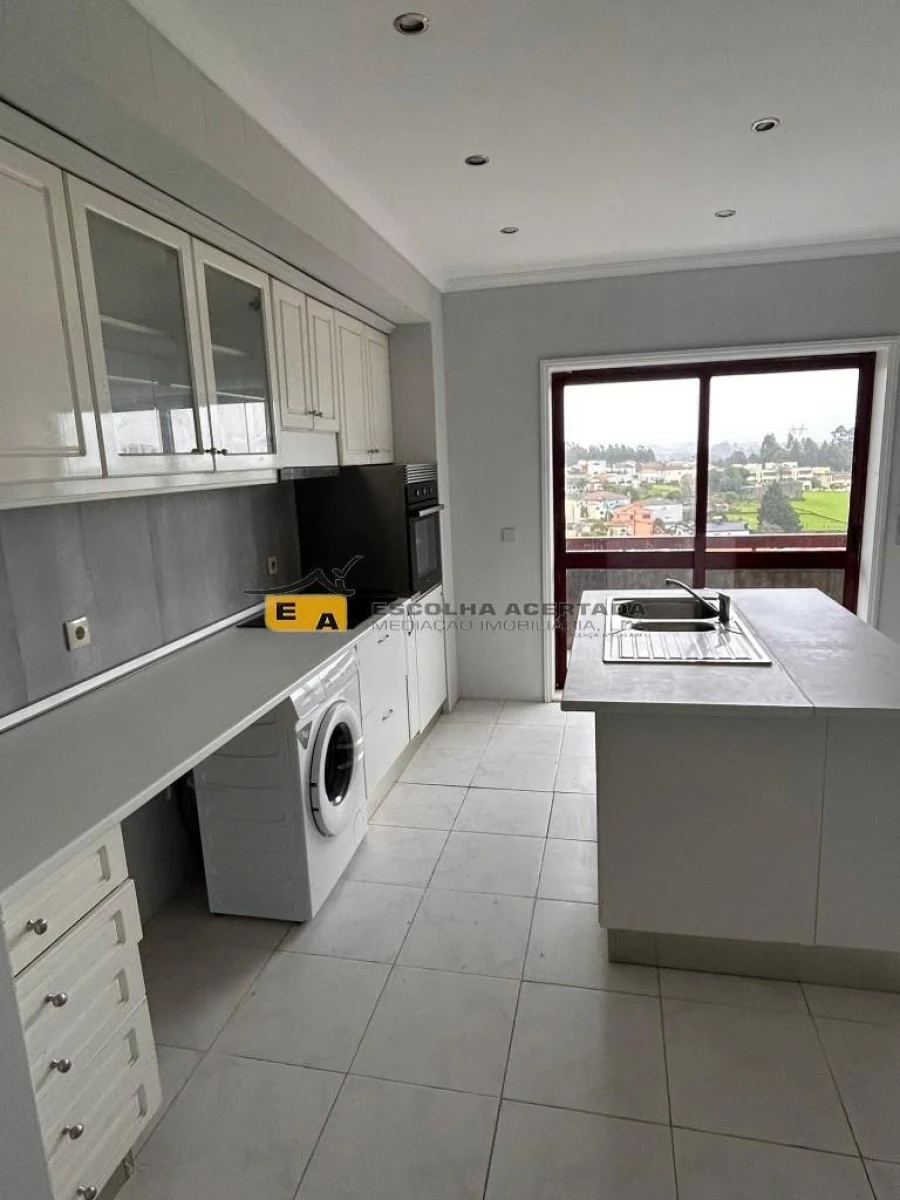 Apartamento T2 para Venda em Moreira Foto 2