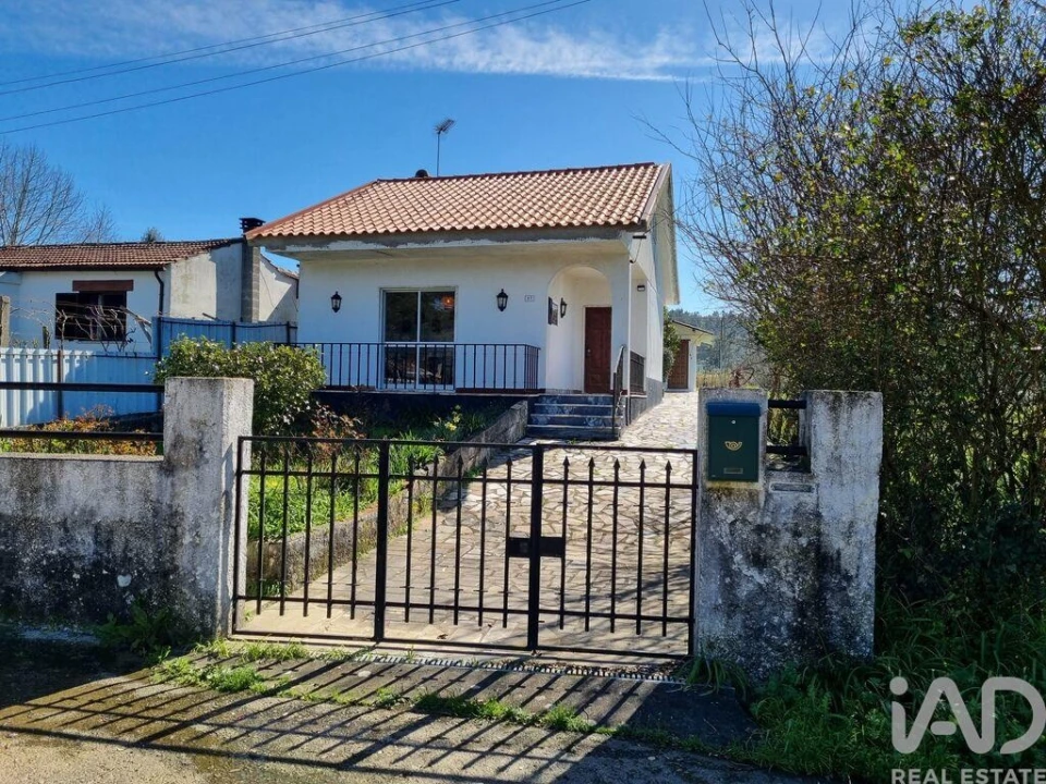 Moradia T2 para Venda em São Miguel de Poiares Foto 1