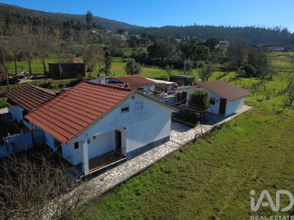 Moradia T2 para Venda em São Miguel de Poiares Foto 1