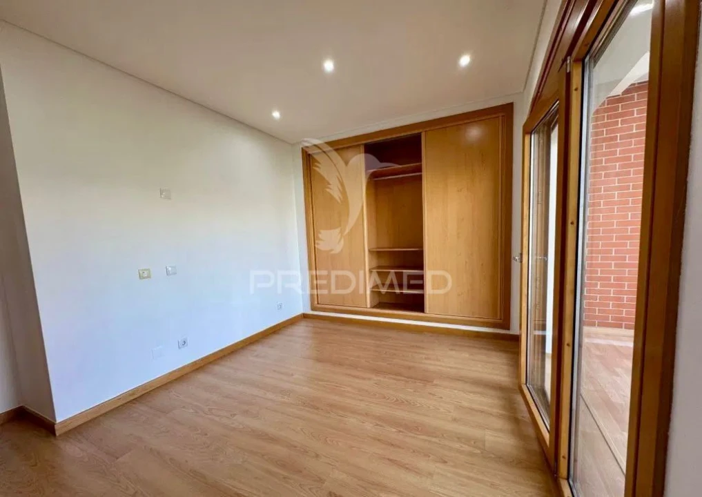 Apartamento T3 para Venda em Odivelas Foto 12
