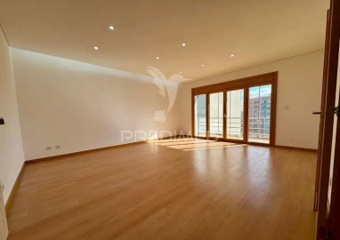 Apartamento T3 para Venda em Odivelas
