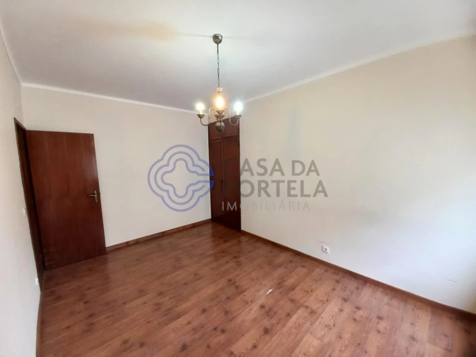 Moradia T4 para Venda em Serra e Junceira Foto 16