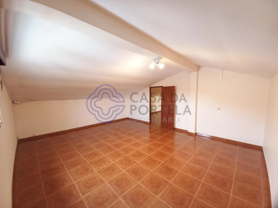 Moradia T4 para Venda em Serra e Junceira Foto 24