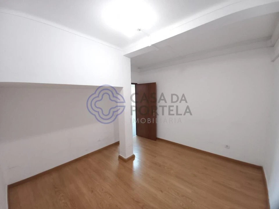 Moradia T4 para Venda em Serra e Junceira Foto 40