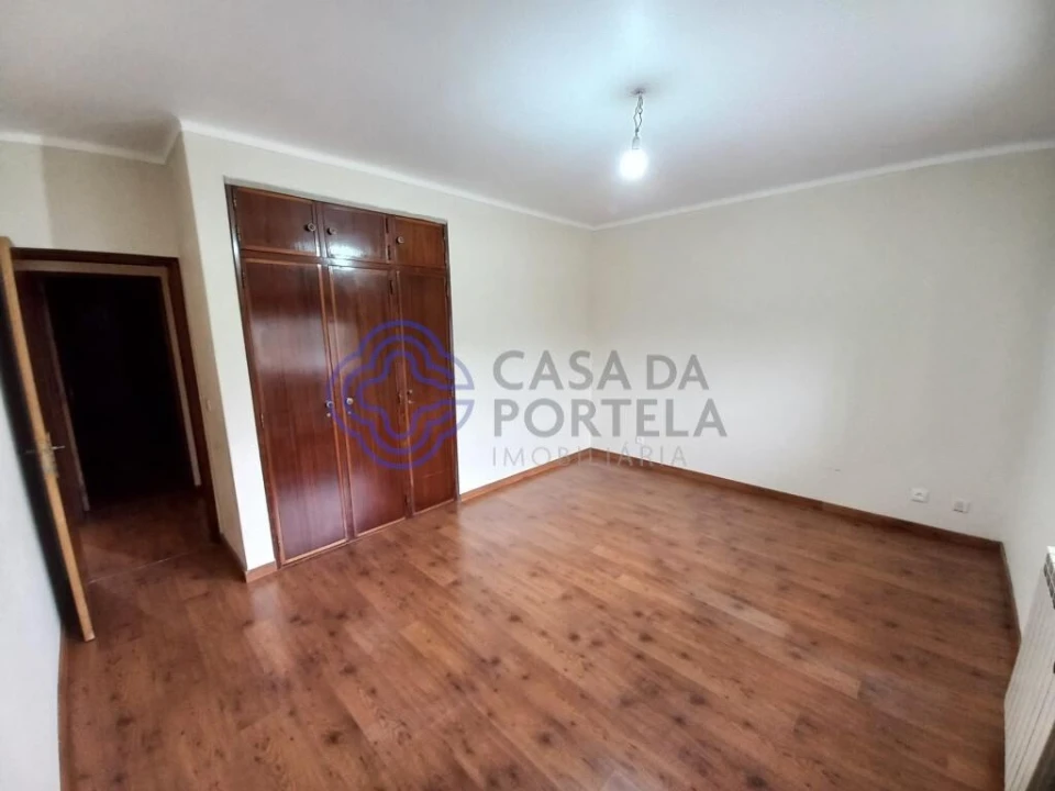 Moradia T4 para Venda em Serra e Junceira Foto 18