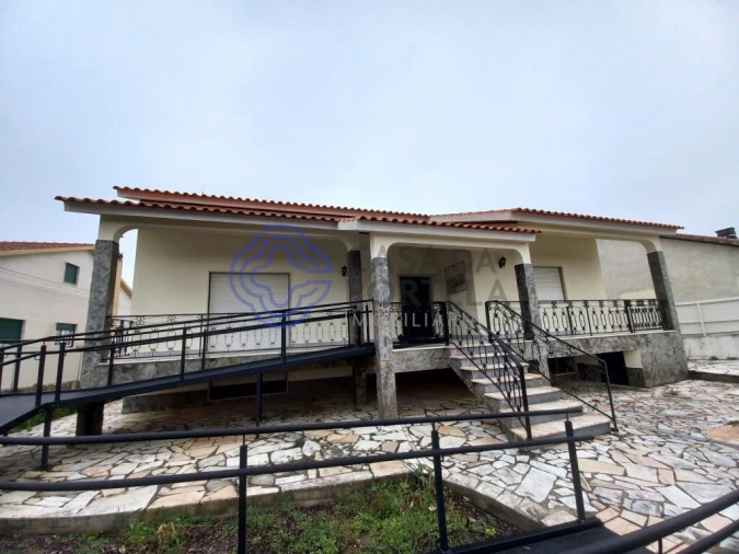 Moradia T4 para Venda em Serra e Junceira Foto 44