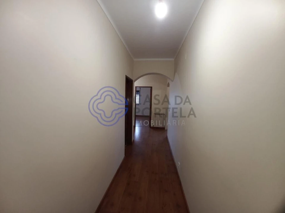 Moradia T4 para Venda em Serra e Junceira Foto 7