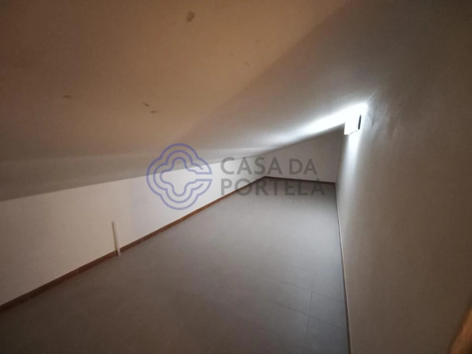 Moradia T4 para Venda em Serra e Junceira Foto 26