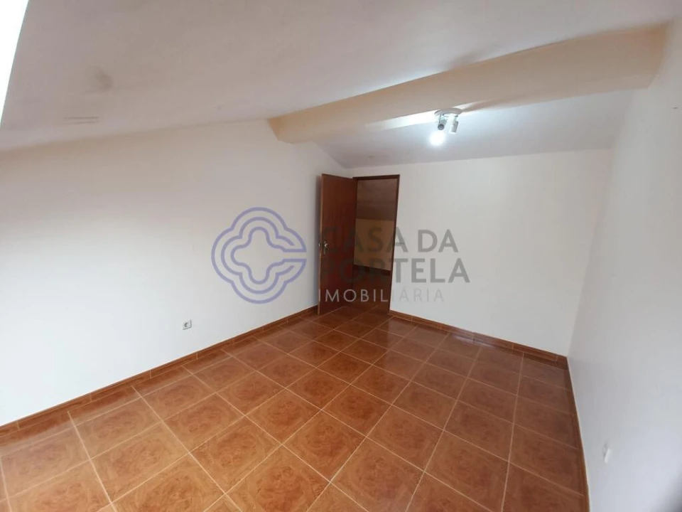Moradia T4 para Venda em Serra e Junceira Foto 25