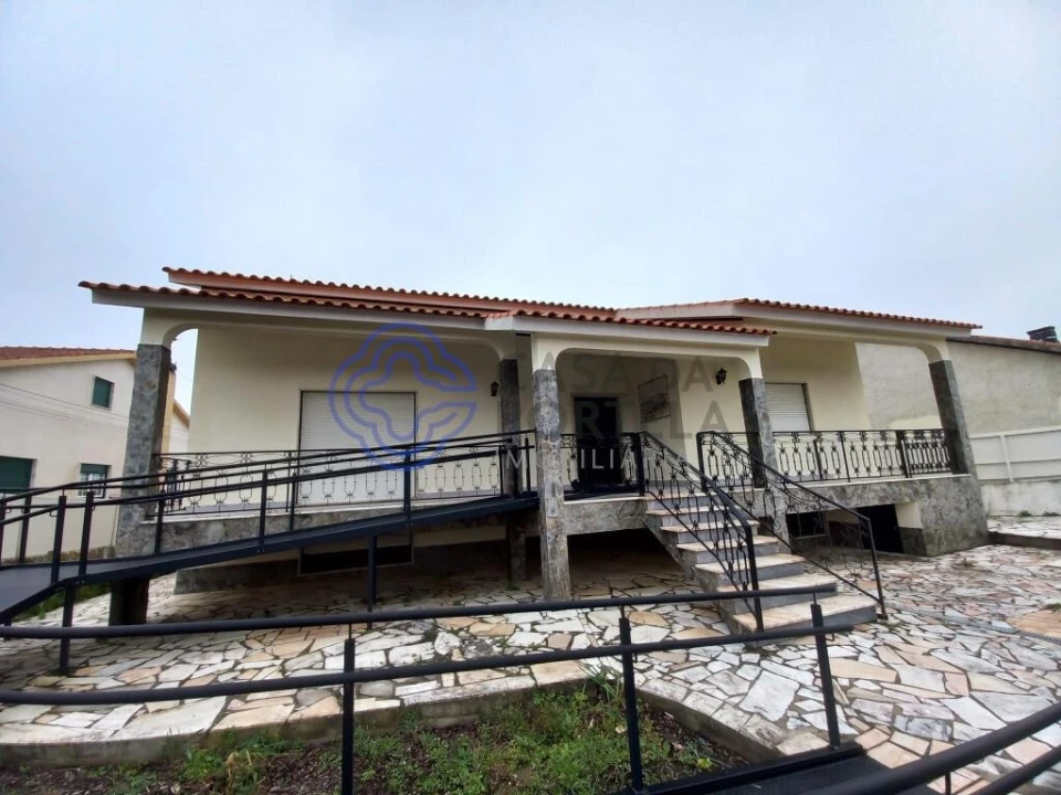 Moradia T4 para Venda em Serra e Junceira Foto 44