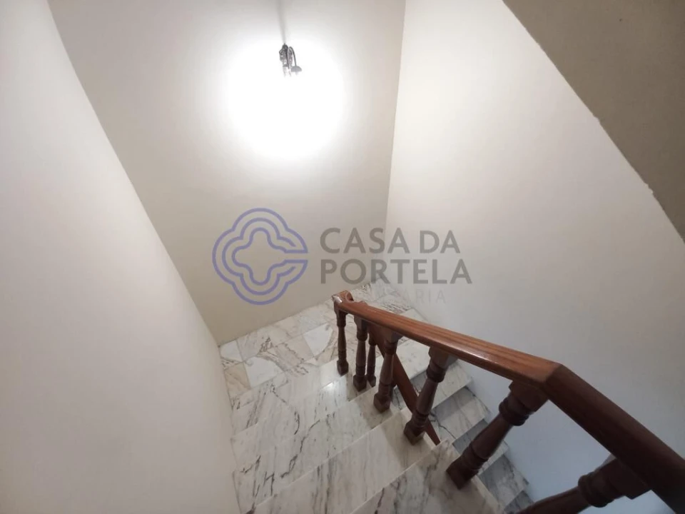 Moradia T4 para Venda em Serra e Junceira Foto 29