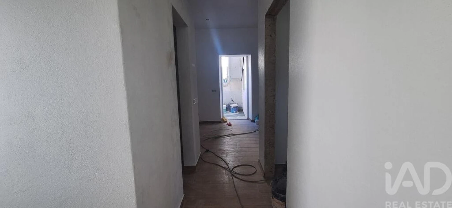 Moradia T1 para Venda em Santa Luzia Foto 9