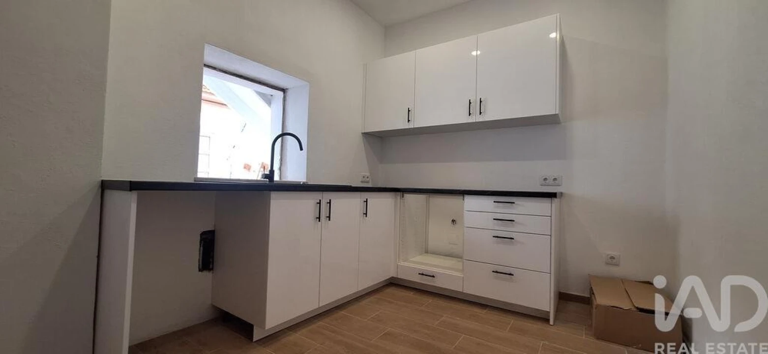 Moradia T1 para Venda em Santa Luzia Foto 4