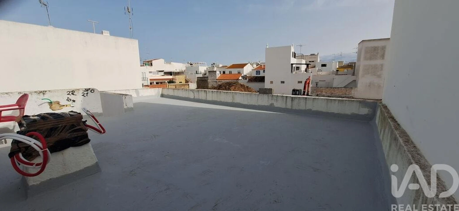 Moradia T1 para Venda em Santa Luzia Foto 8