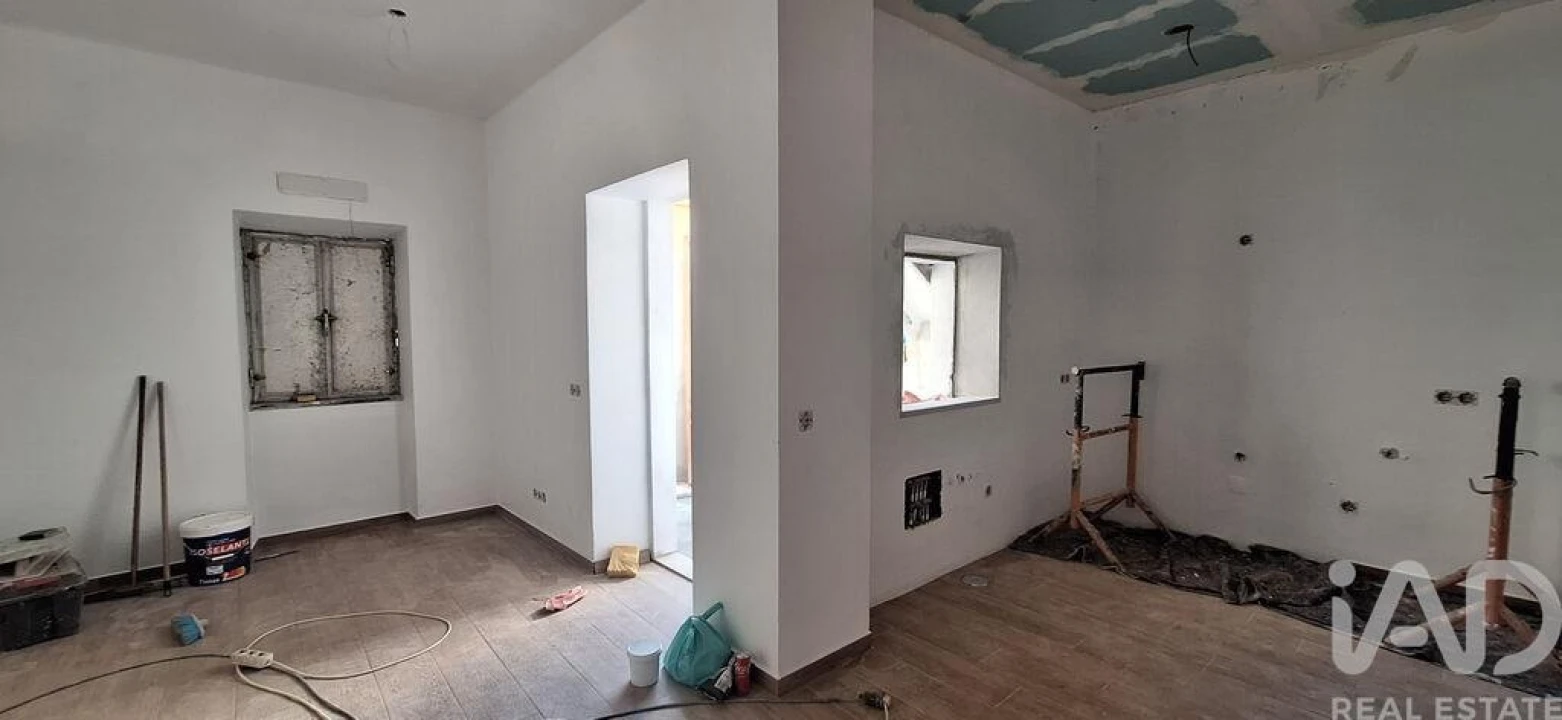 Moradia T1 para Venda em Santa Luzia Foto 4