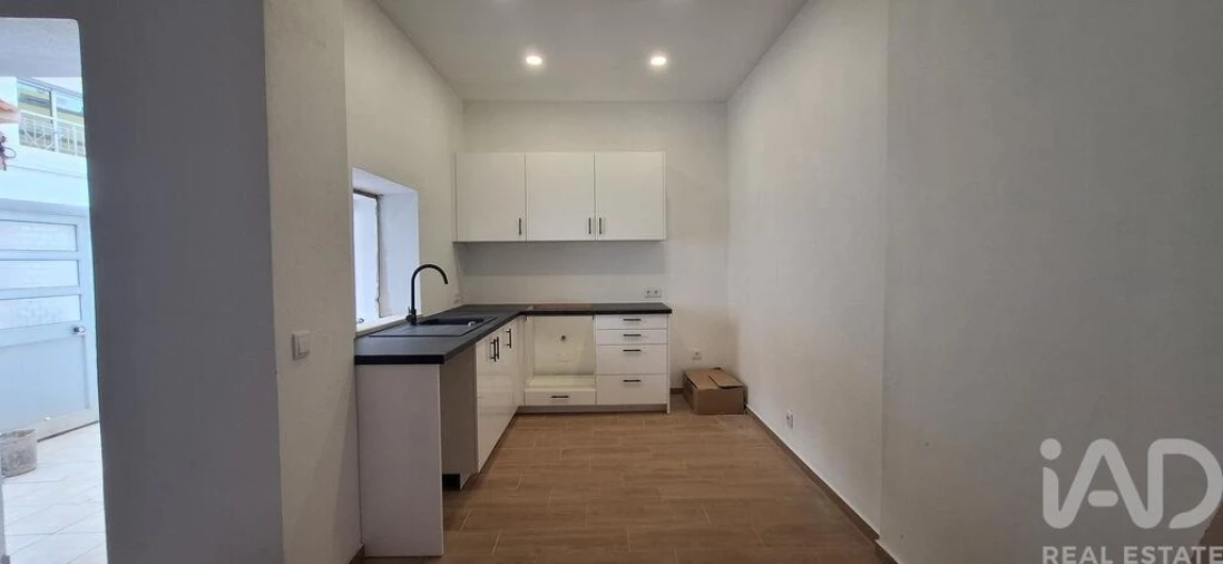 Moradia T1 para Venda em Santa Luzia Foto 2