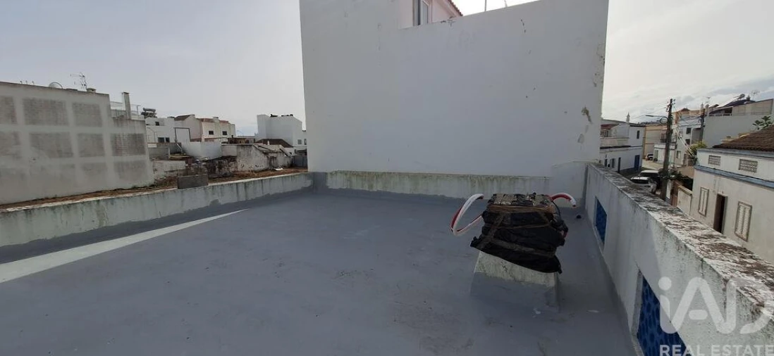 Moradia T1 para Venda em Santa Luzia Foto 7