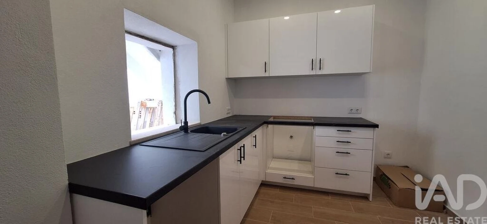 Moradia T1 para Venda em Santa Luzia Foto 5