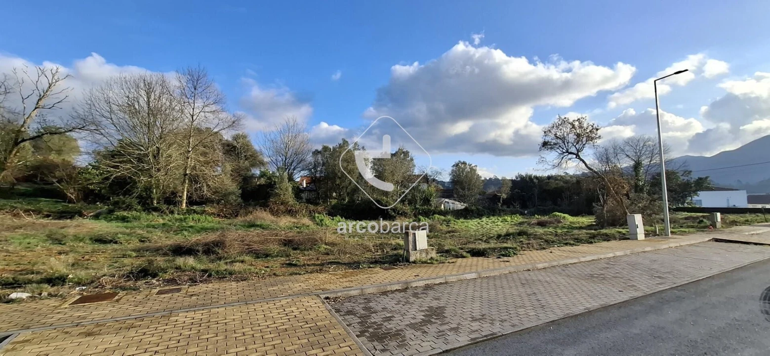 Terreno para Venda em Fornelos e Queijada Foto 9