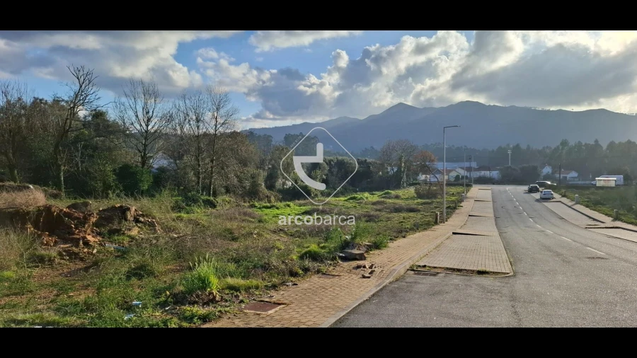 Terreno para Venda em Fornelos e Queijada