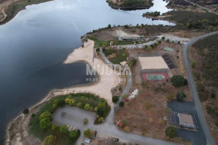 Moradia T1 para Venda em Podence e Santa Combinha Foto 5