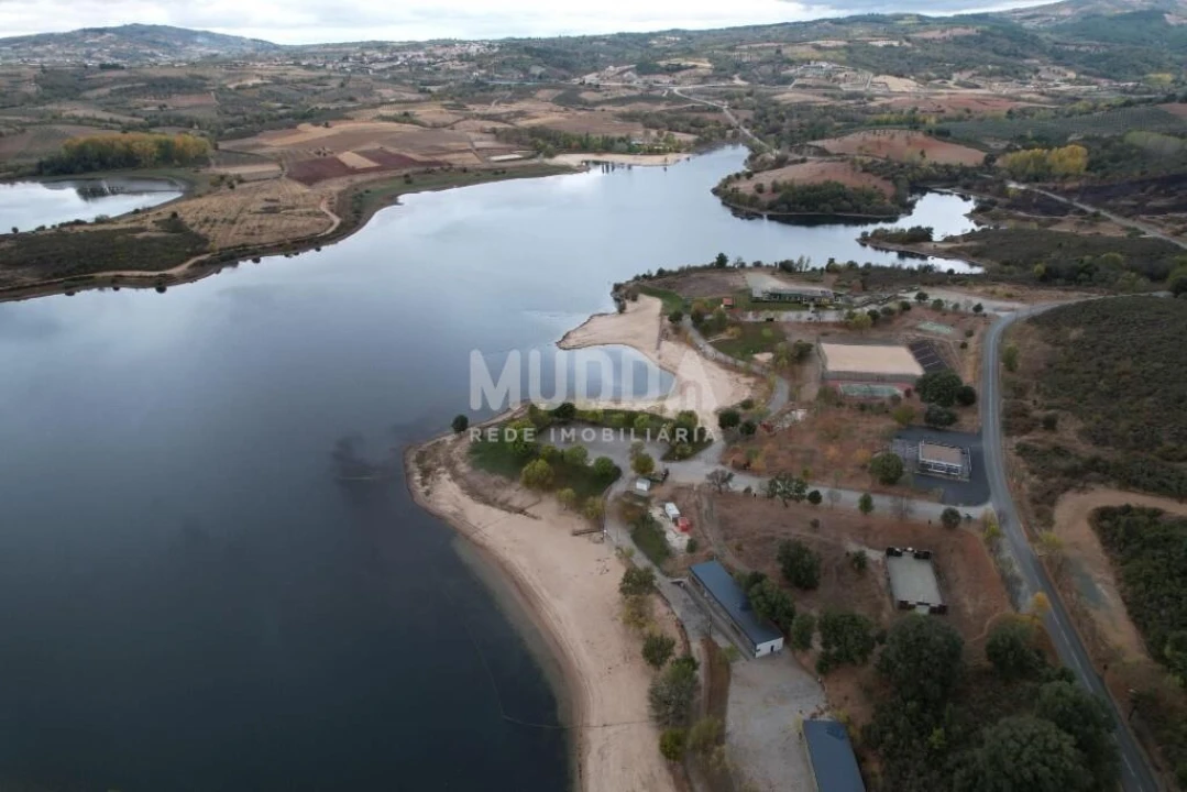 Moradia T1 para Venda em Podence e Santa Combinha Foto 13