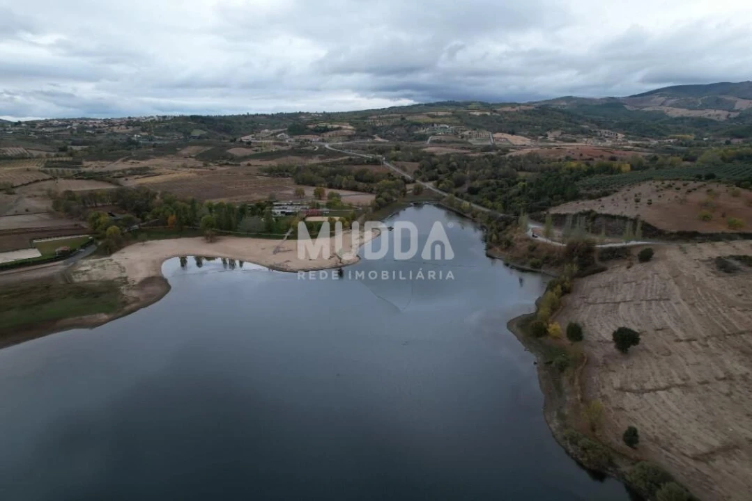 Moradia T1 para Venda em Podence e Santa Combinha Foto 8