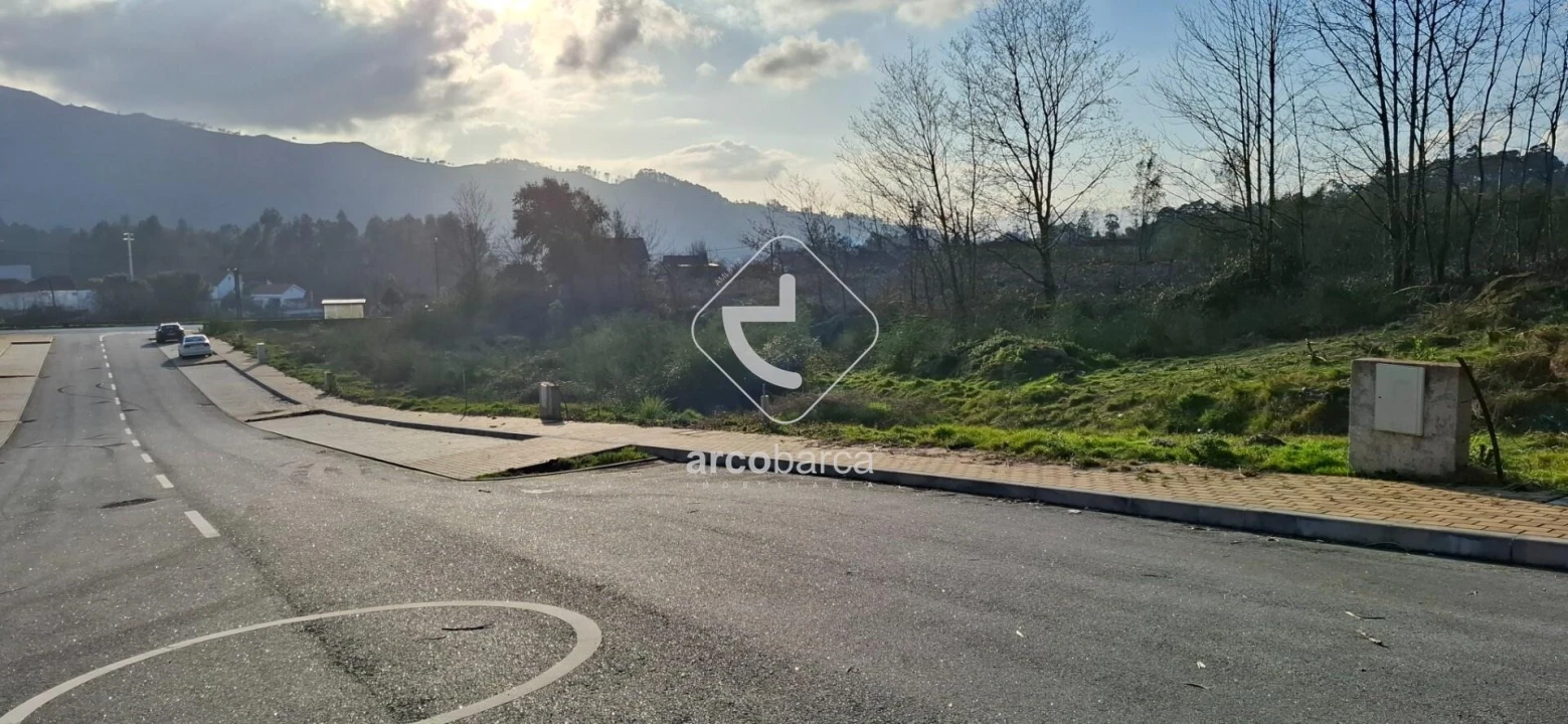 Terreno para Venda em Fornelos e Queijada Foto 13