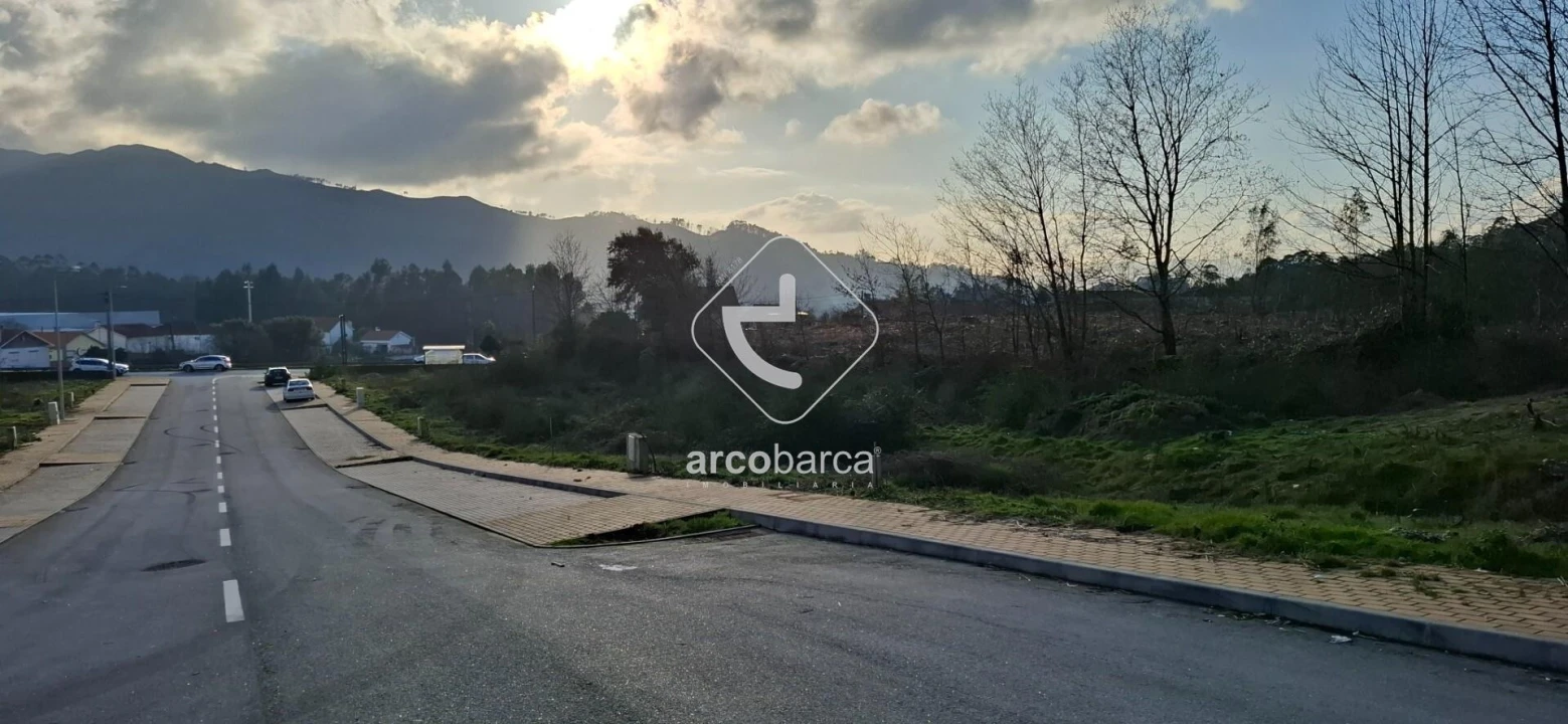 Terreno para Venda em Fornelos e Queijada Foto 12