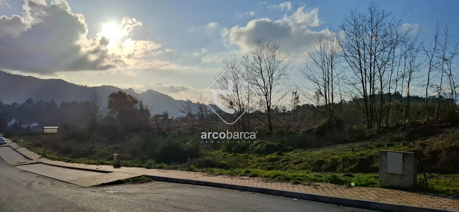 Terreno para Venda em Fornelos e Queijada Foto 13